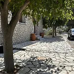 πέτρινο *