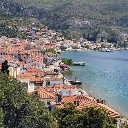 κοράλι, παραλία λίμνης Holiday home Limni (Evia)